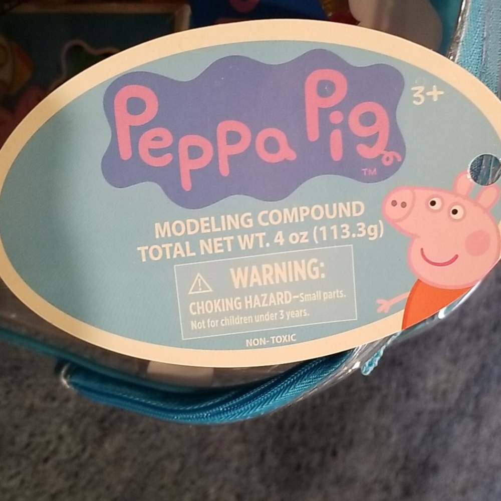 Nwt ! Peppa pig backpack. - Picture 2 of 4